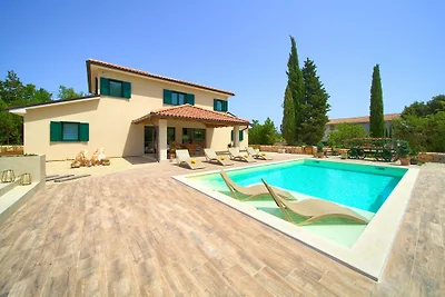 Schöne Villa Green Pearl mit Pool