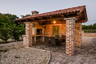 Charmante Villa Beleca mit privatem Pool