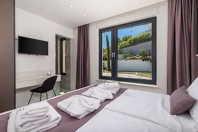 Luxury Apartment mit privatem Pool