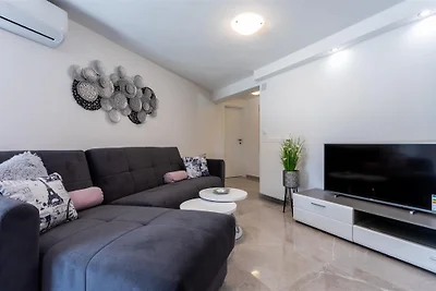 Apartment Roko mit privatem Pool