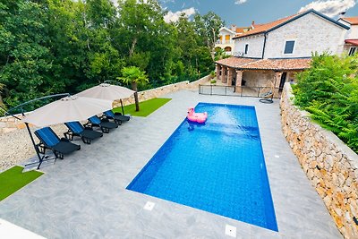 Charmante Villa Old Stone mit Pool