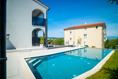 Villa Calma Apartment III. mit Gemeinschaftspool