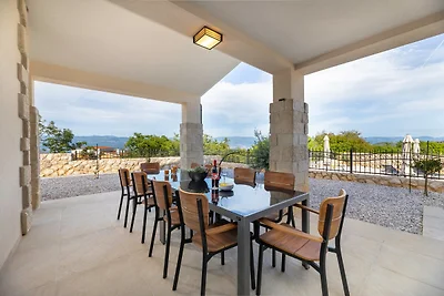 Villa Andrea– Stilvolle Oase mit Pool & Meerblick