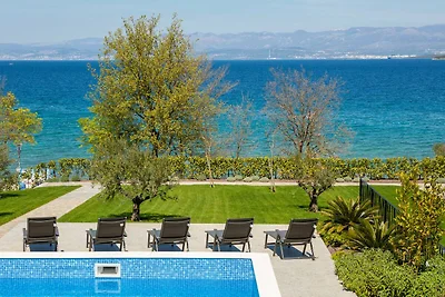 Villa C Malinska am Meer mit Pool