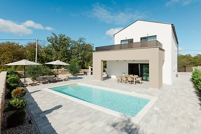 Villa Divine mit Pool