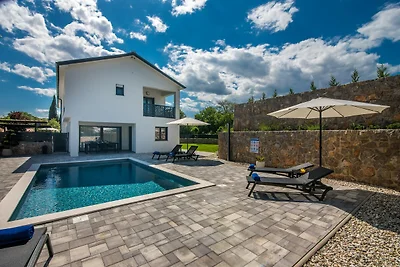Villa Tara – Beheizter Pool & stilvoller Inselaufenthalt