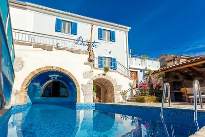 Steinhaus Villa Dunatić mit Pool