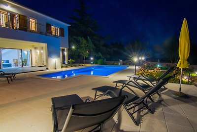 Villa Cedar avec piscine et cuisine d'été