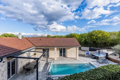 Villa Larra con piscina e jacuzzi