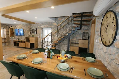 Villa Kristina mit Pool