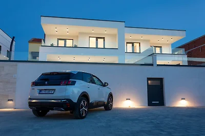 Villa Diva am Meer mit Pool