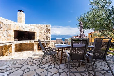 Villa Pinia mit Meerblick & Pool