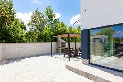 Villa Veroniq con piscina e jacuzzi