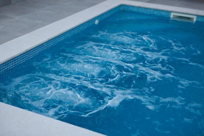 Fewo Timmy mit Pool und Meerblick