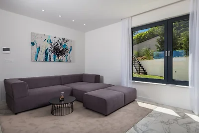 Luxury Apartment mit privatem Pool