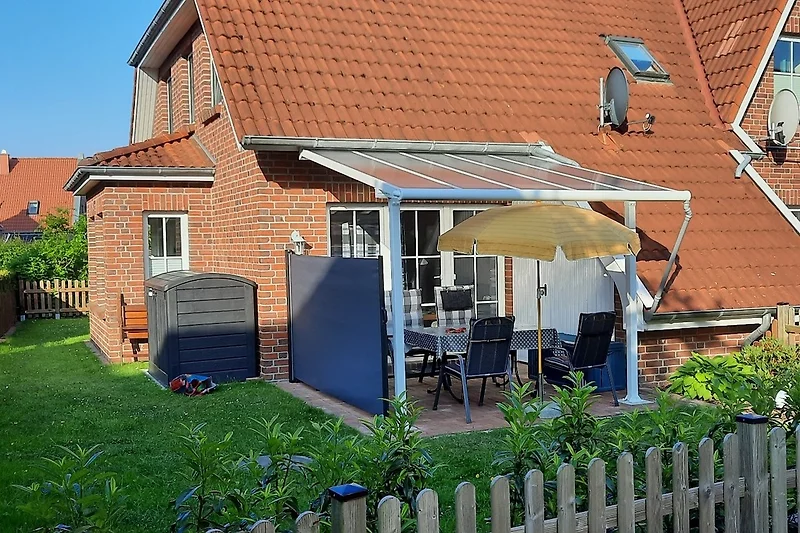 Terrasse mit Überdachung