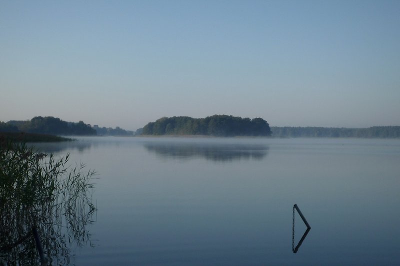 Lago Useriner con vista a la isla