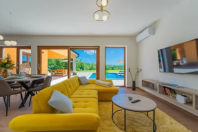 Villa Analucija