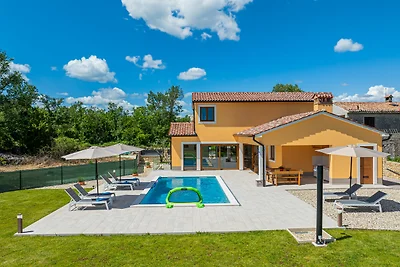 Villa Analucija