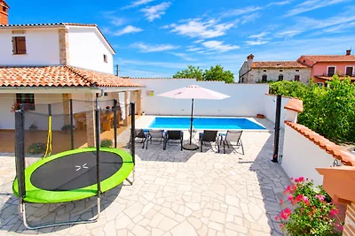 Charmantes Ferienhaus mit Pool