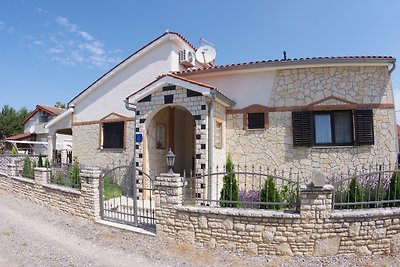 Casa Nadia nel villaggio Sv.Kirin