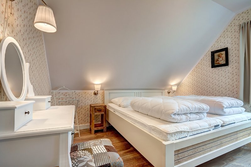 Schlafzimmer 1 mit Doppelbett 1,80 breit