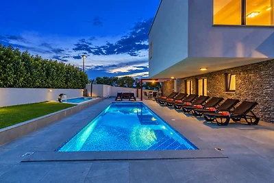 Leon's Holiday Homes - 2 Pools