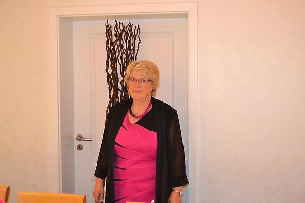 Frau M. Schaper Frau M. Schaper