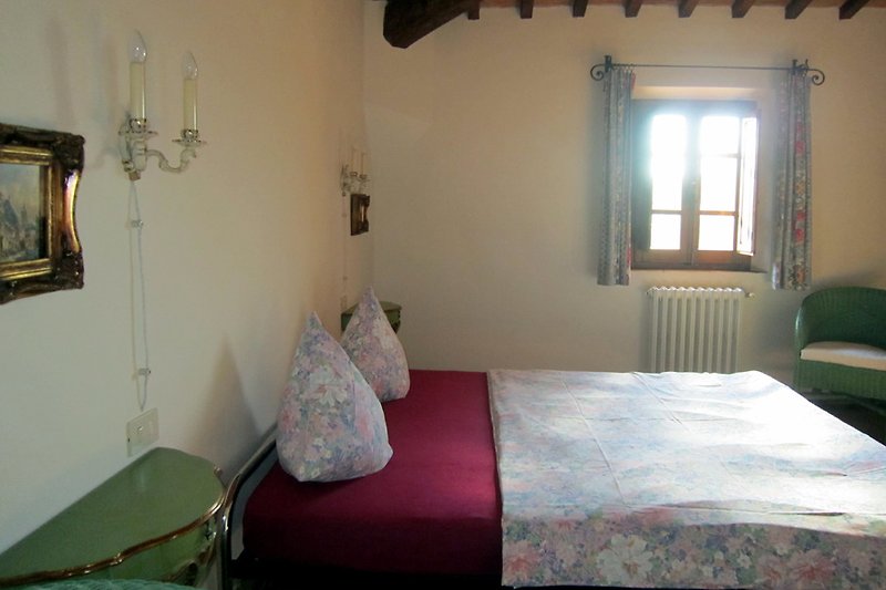 Holidayhome in Tuscany bedroom, double bed, bathroom ensuite, Ap.3, 1st