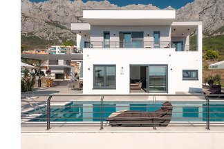 Villa Narona (8 + 2)