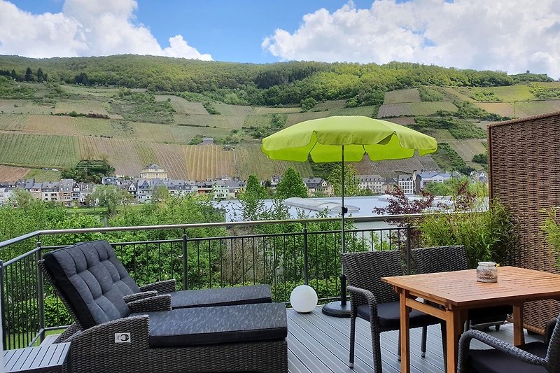 Balkon mit Sonnenliegen