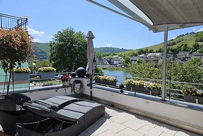 Anni großer Balkon u Sonnenliegen