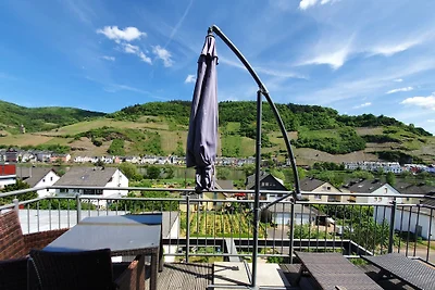 Akzent mit Balkon und Moselblick