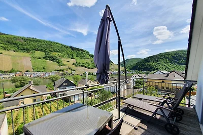 Akzent mit Balkon und Moselblick