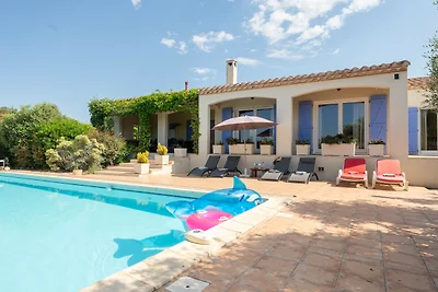 Erleben Sie die Eleganz der Villa La Belle...