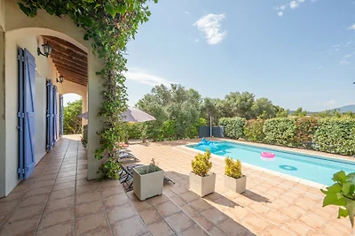 Erleben Sie die Eleganz der Villa La Belle...