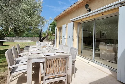 Jardin d'Uzès in der Nähe des Dorfes Uzès