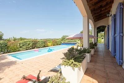 Erleben Sie die Eleganz der Villa La Belle...