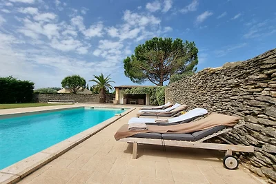 Jardin d'Uzès in der Nähe des Dorfes Uzès
