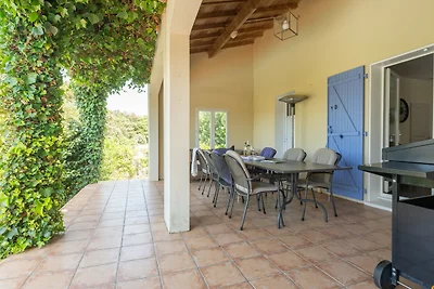 Erleben Sie die Eleganz der Villa La Belle...