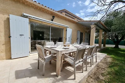Jardin d'Uzès in der Nähe des Dorfes Uzès