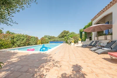 Erleben Sie die Eleganz der Villa La Belle...