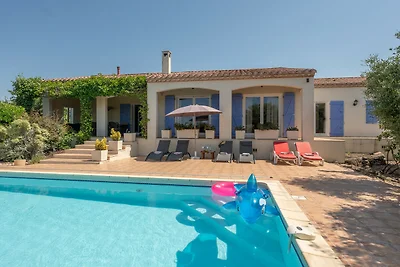 Erleben Sie die Eleganz der Villa La Belle...