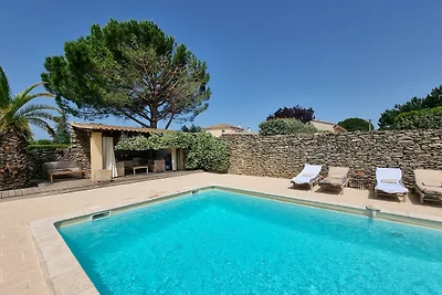 Jardin d'Uzès in der Nähe des Dorfes Uzès