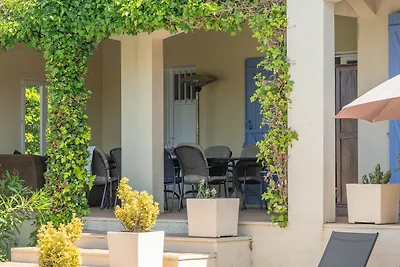 Erleben Sie die Eleganz der Villa La Belle...