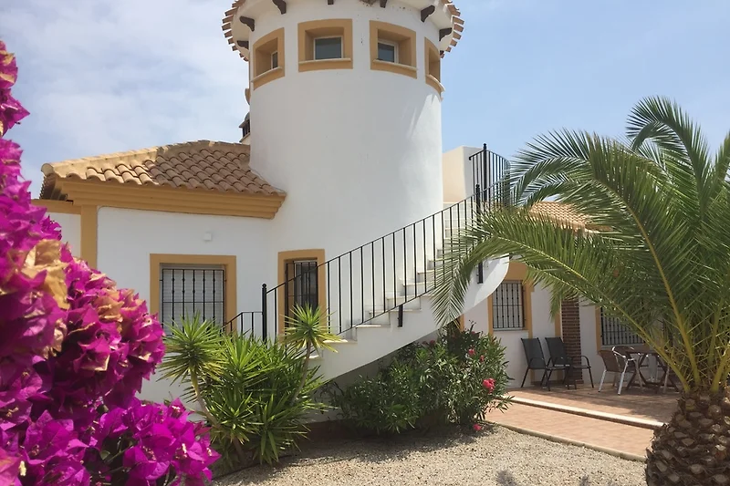 Ruhe und viel Platz im mediterranen Garten. 