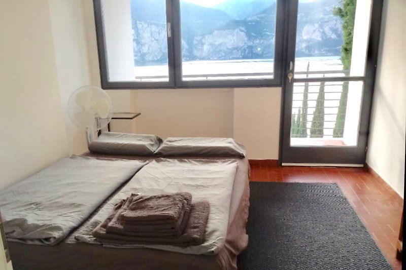 Schlafzimmer3 (160cm Bettcouch)