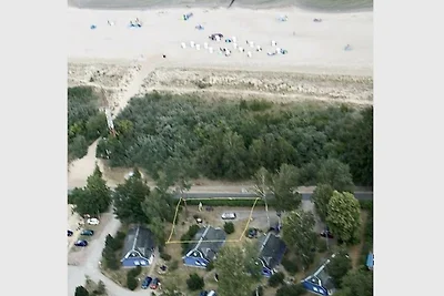 Blaues Strandhaus hinter der Düne - 1. Reihe