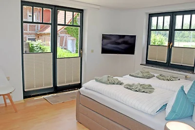 09 grosses Ferienhaus mit Kamin am Hafen in...