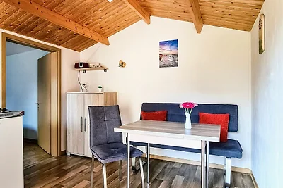 Holzhäuschen am Waldesrand